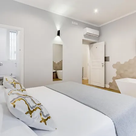 Opera Private By Premium Collection