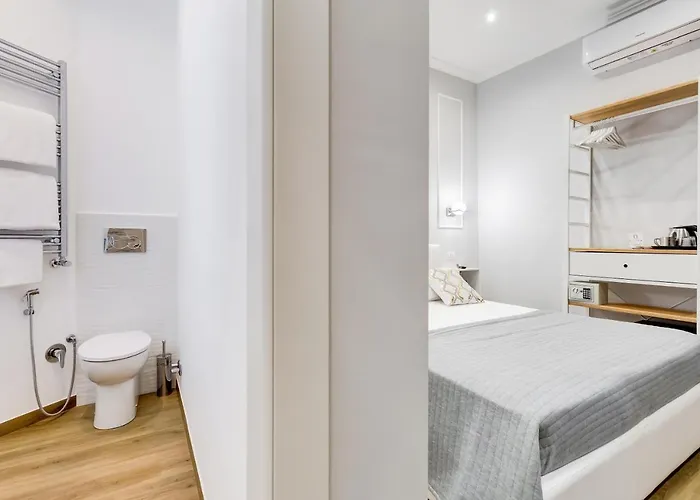 Opera Private By Premium Collection