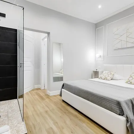 Opera Private By Premium Collection