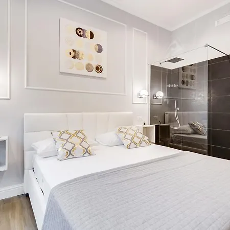 Opera Private By Premium Collection