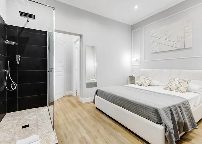 Opera Private By Premium Collection